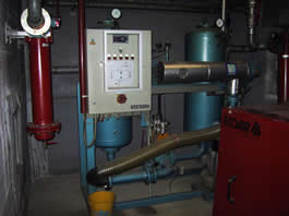 Drucklufttrocker in der Sägerei Schilliger. Nicht nur die Drucklufterzeugung sondern auch die weiteren Komponenten und die Druckluft- Verteilung wurden bezüglich Energie - Einsparungen untersucht.